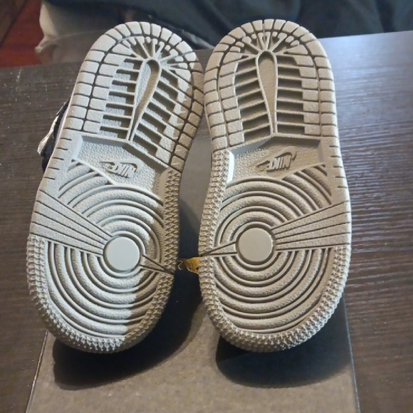 Jordan 1 Retro High OG Satin Shadow (TD) Kids 5c NWBOX - Picture 9 of 10